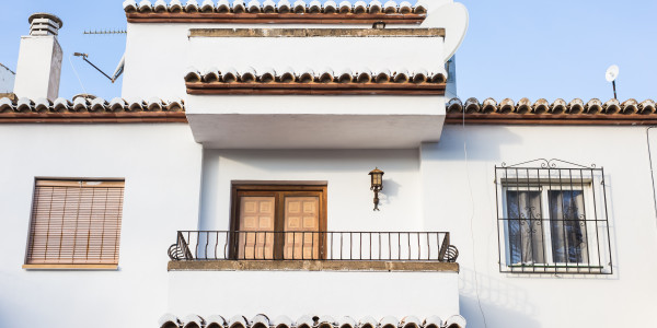 Pintar Fachadas de Casas Unifamiliares / Chalets en València · Pinturas Especiales Anticorrosivas y de Alta Resistencia