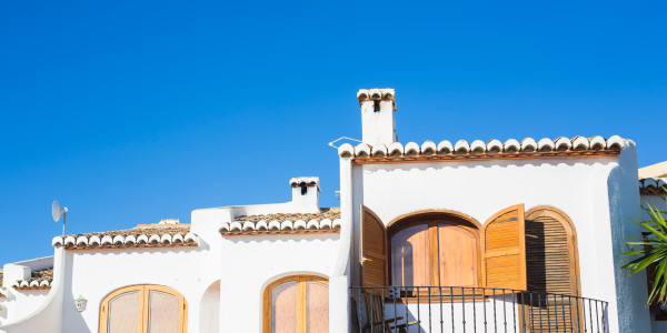 Pintar Fachadas de Casas Unifamiliares / Chalets en València · Pinturas para Pintado de Fachadas Metálicas o de Hormigón