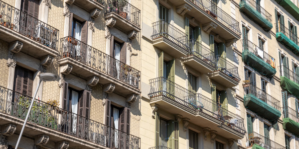 Trabajos Verticales en Fachadas de Edificios / Viviendas Alzira · Pintado de Fachadas con Difícil Acceso