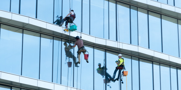 Trabajos Verticales en Fachadas de Edificios / Viviendas Alzira · Pintado Económico y Rápido de Fachadas